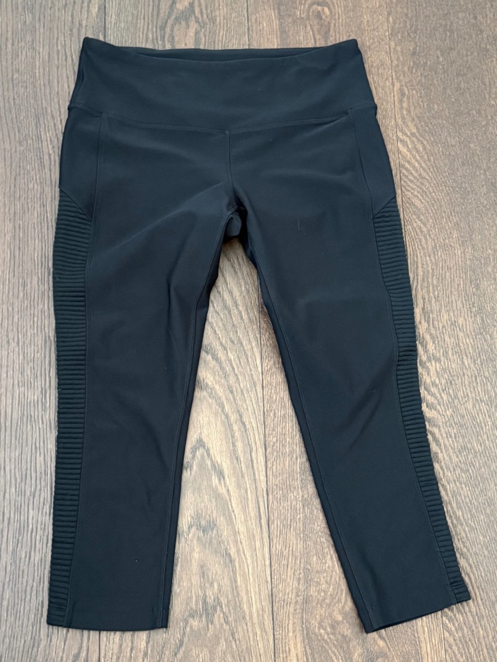 Mondetta Black Moto Ribbed Cropped Leggings Size M
